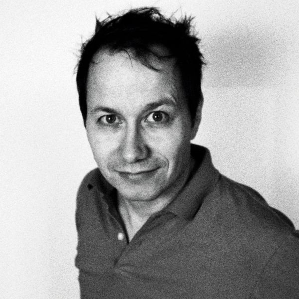 Marco Tschirpke: Dichten, bis ich Dresche kriege
8. Mai, 20:00 Uhr, Theaterstudio Olten
Tickets noch zu haben! https://www.kabarett.ch/event/marco-tschirpke-dichten-bis-ich-drescher-kriege/

Das Programm des gewieften Pianistes aus Berlin besticht mit überraschenden Wendungen. Tschirpkes Pointen werden oft – auch wegen des enormen Tempos – nicht auf Anhieb verstanden. Ein geistig rasantes und hochstehendes, aber auch anspruchsvolles Feuerwerk.

marco-tschirpke.de