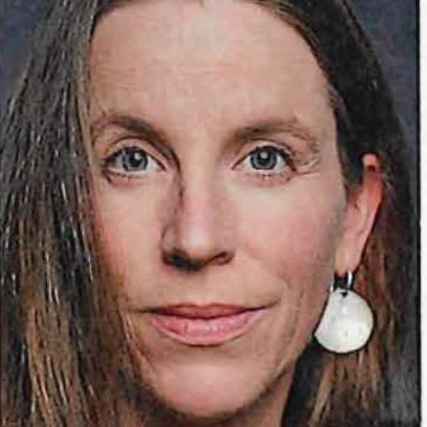 Worüber lässt sich lachen in Zeiten von Krisen und Kriegen? Die Satireredaktion von Radio SRF lässt die besten Beiträge aus den Sendungen in einem Jahresrückblick nochmals erklingen. Ende Jahr haben sich zudem Kabarettisten und Spoken-Word Leute wie Valerio Moser, Matthias Kunz und Anna Katharina Rickert vom Duo schön&gut im «Ticino» im zürcherischen Wädenswil zur satirischen Jahresdiagnose getroffen. SRF sendet die Aufzeichnung. (In)
Das Beste aus dem satirischen Jahr 2025
Mi, 7.1., 20.00 SRF 1
Satirische Jahresdiagnose
Mi, 14.1., 20.00 SRF